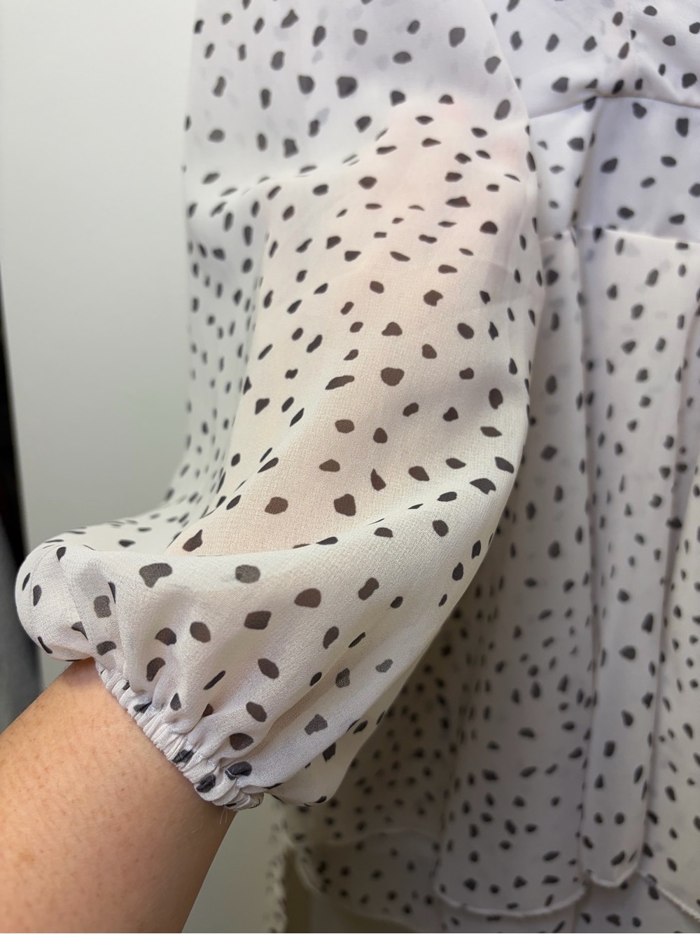 Womens Cream & Black Polka Dotted Long-Sleeve V-Neck Tiered Romper Size Large - Picture 2 of 6